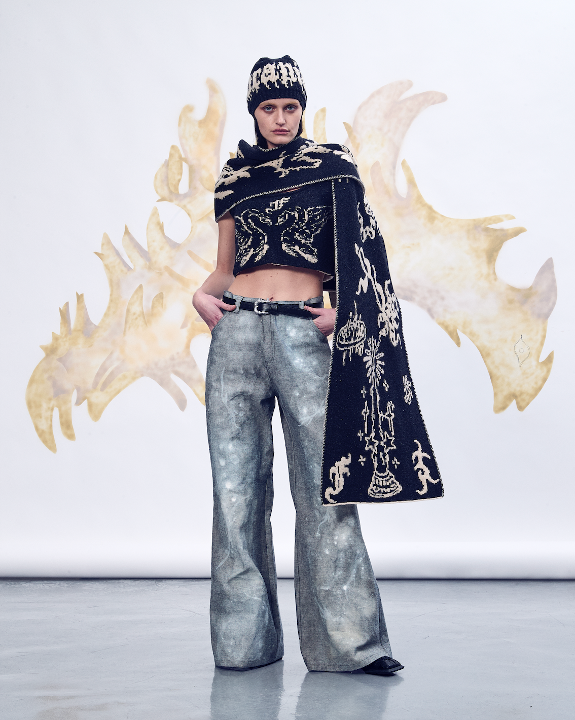 Airbrushed clouds jeans