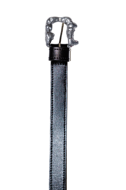 Florania's leather belt