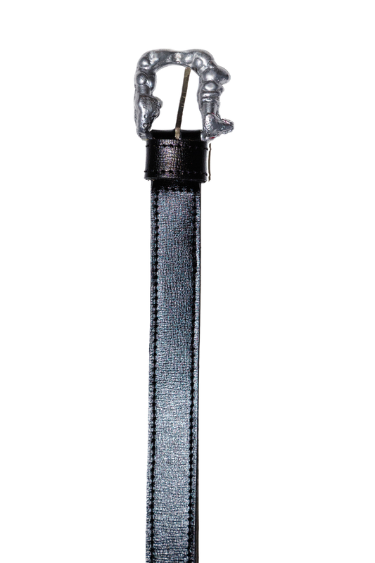 Florania's leather belt