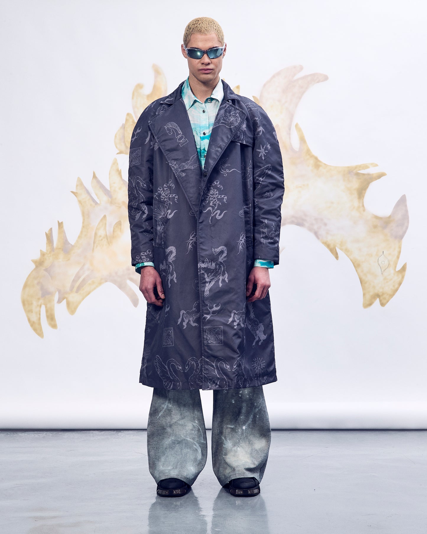 Oversize tattoed trench coat